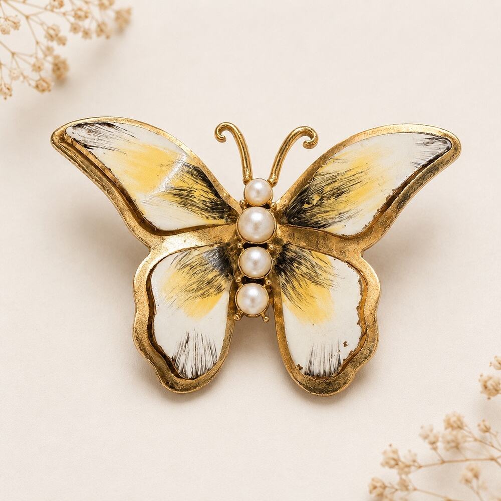 Vintage butterfly brooch with pearls